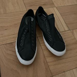 Men’s size 12 black converse
